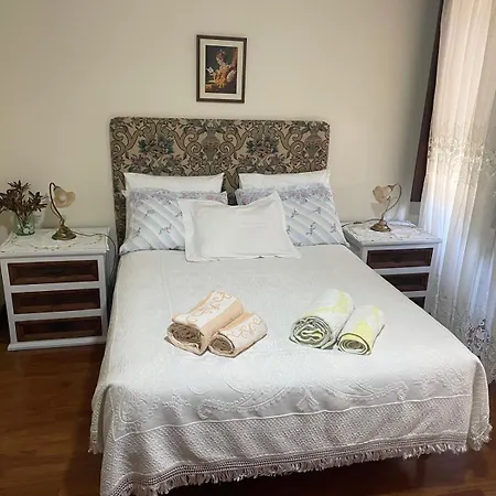 Trajadinha Casa Da Corticeira 아파트